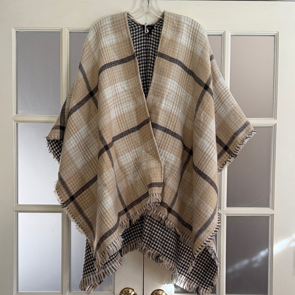 Plaid Tan and Black Women's Cape